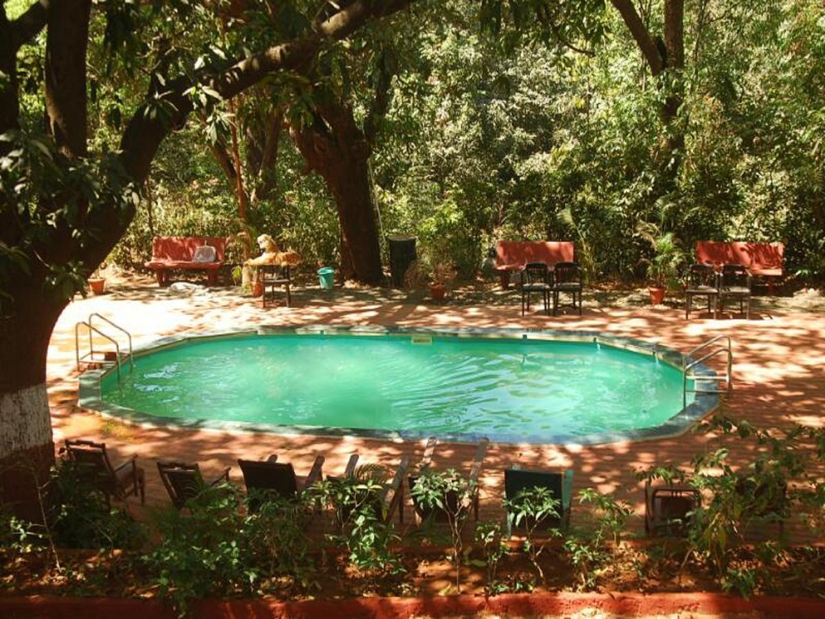 Cecil Hotel Matheran Extérieur photo