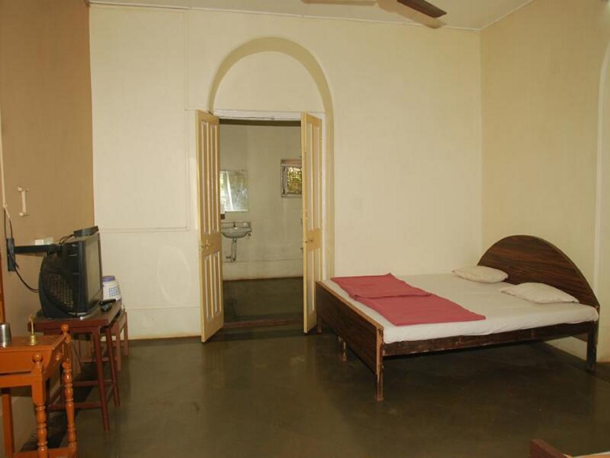 Cecil Hotel Matheran Extérieur photo
