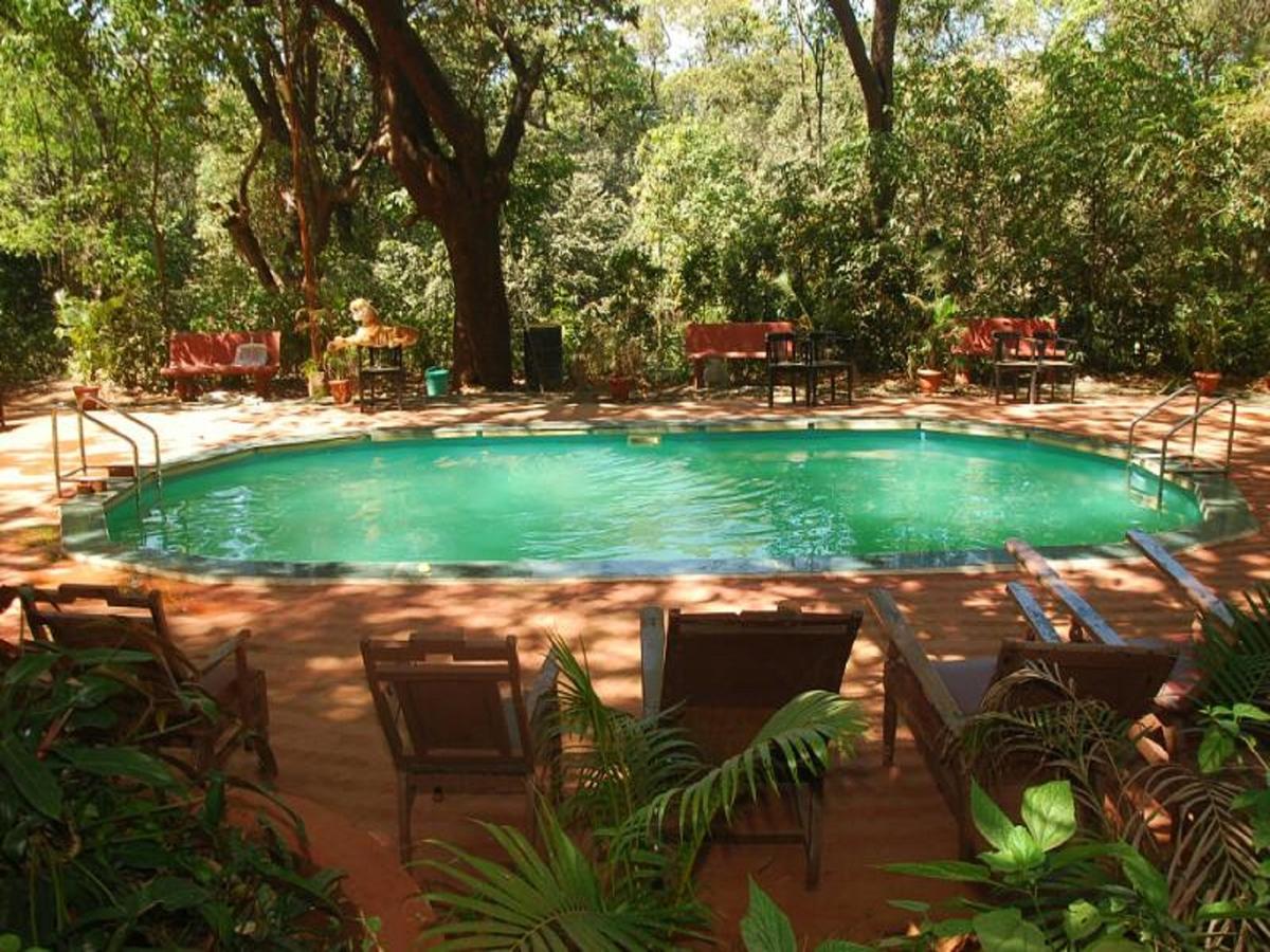 Cecil Hotel Matheran Extérieur photo