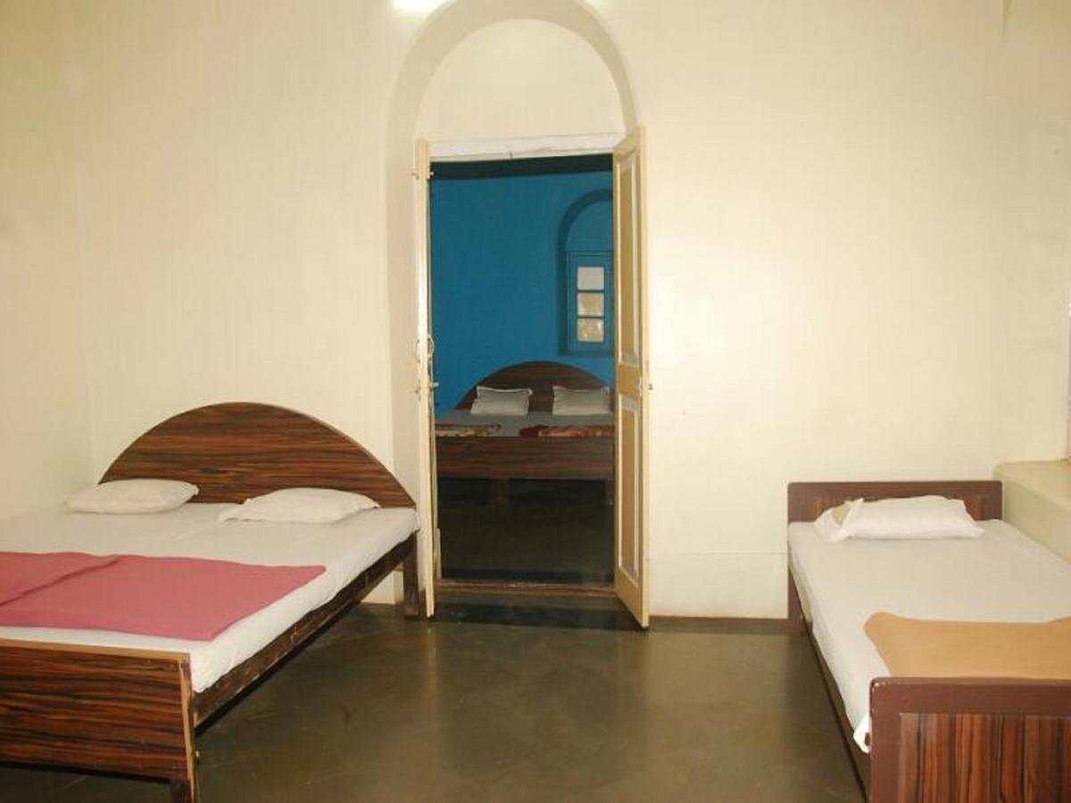 Cecil Hotel Matheran Extérieur photo