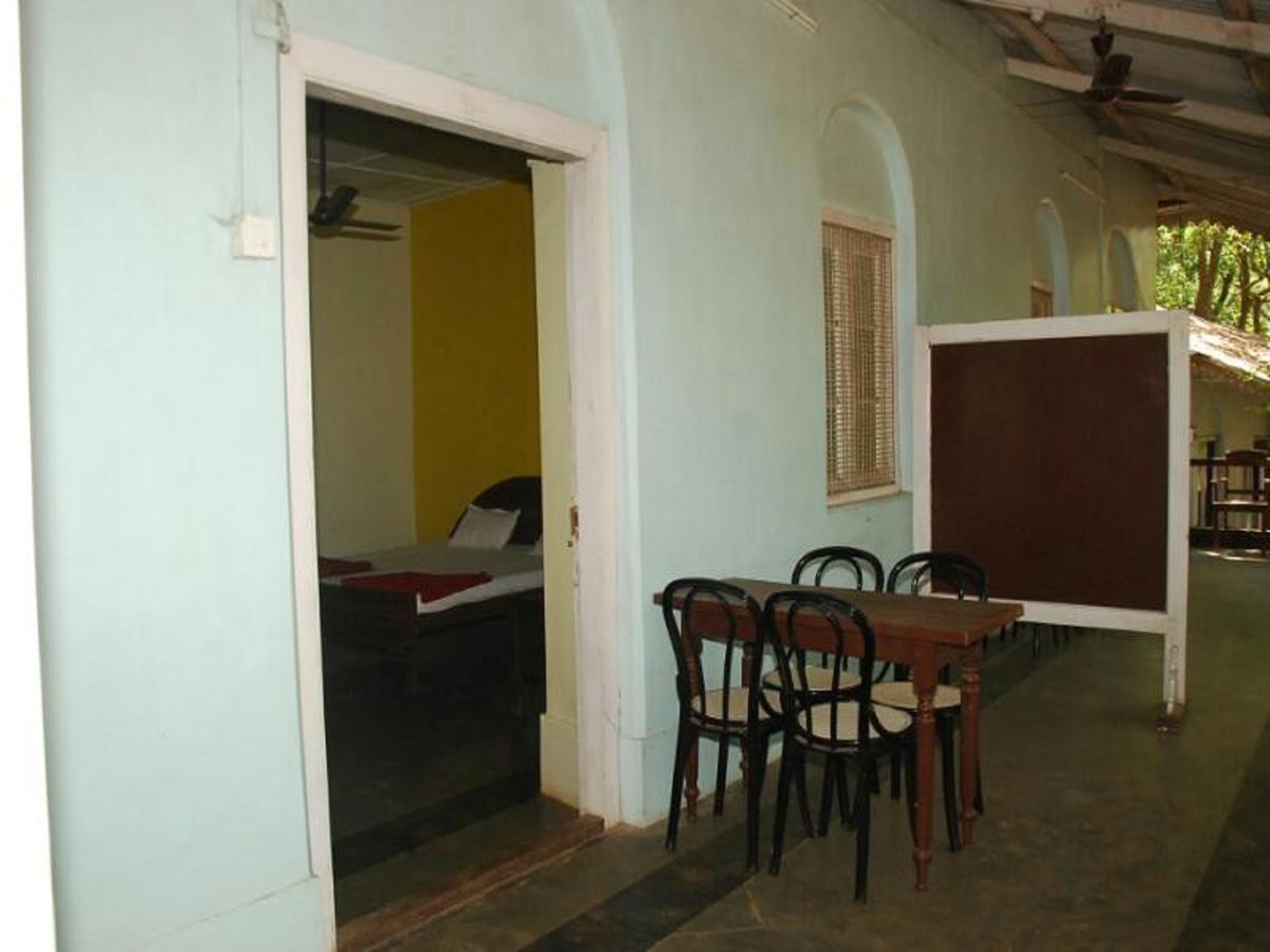 Cecil Hotel Matheran Extérieur photo